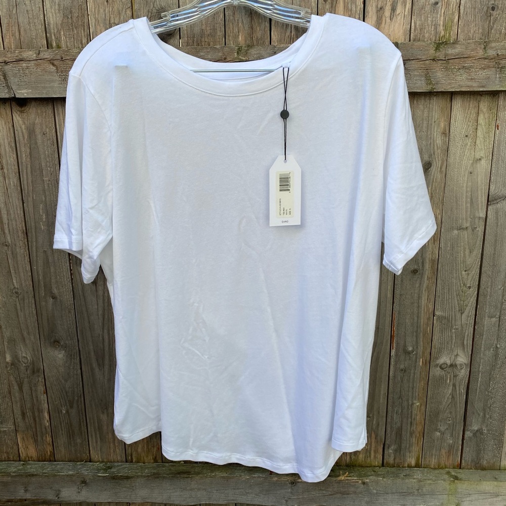 NWT Universal Standard Tee Rex White S (14-16)